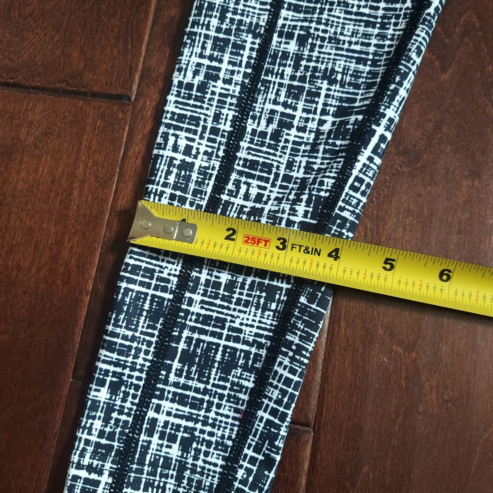 Lands' End Lands' End Women's Active High Rise Compression Leggings Black Etched XS/P Size 26" / US 2 / IT 38 - 7 Thumbnail