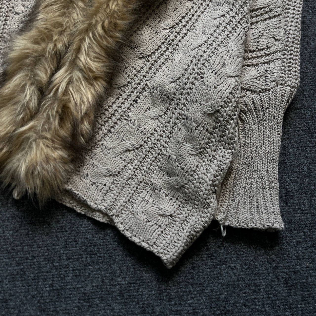 If Six Was Nine VTG Women’s Cape Knit With Faux Fur One Size 00s USA Hype Size ONE SIZE - 14 Thumbnail