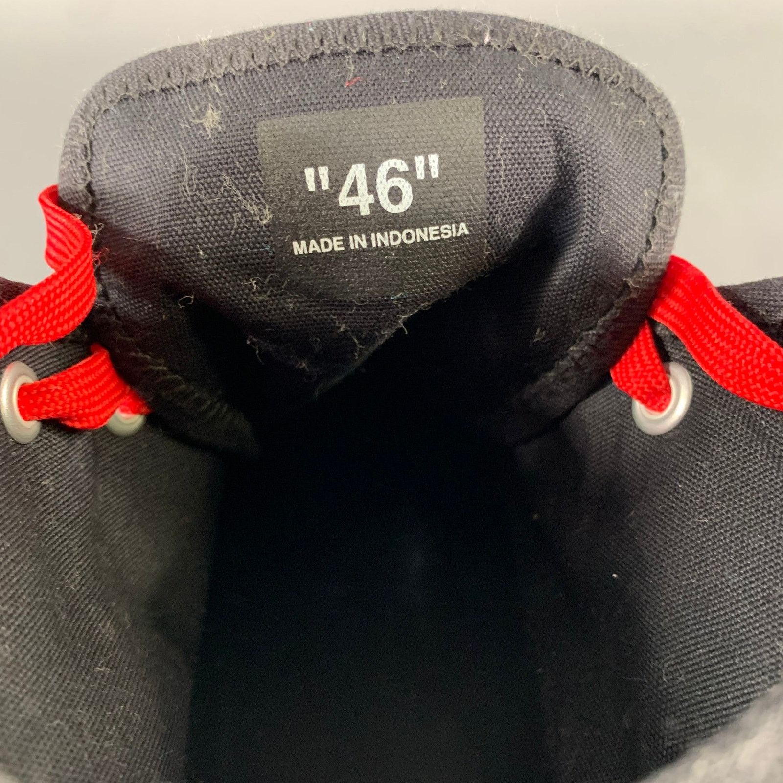 Off-White OFF-WHITE Size 13 Black Red Logo Canvas High Top Sneakers Size US 13 / EU 46 - 9 Thumbnail