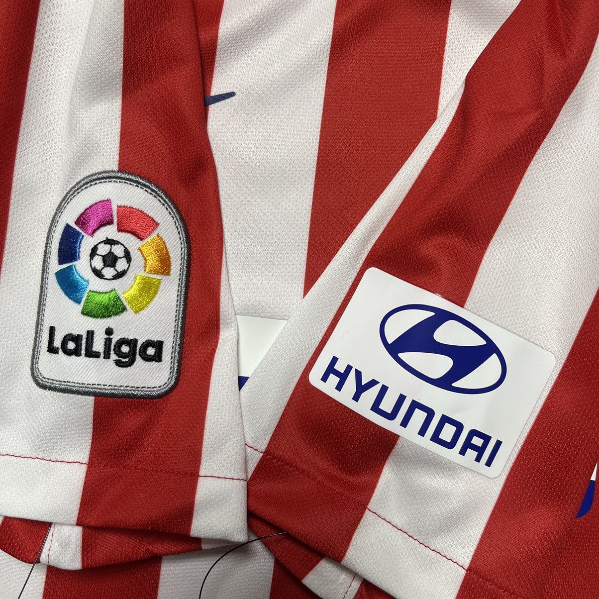 Nike × Vintage YOUTH SIZE ATLETICO MADRID NIKE 2019/2020 SOCCER HOME JERSEY Size US XXS / EU 40 - 7 Thumbnail