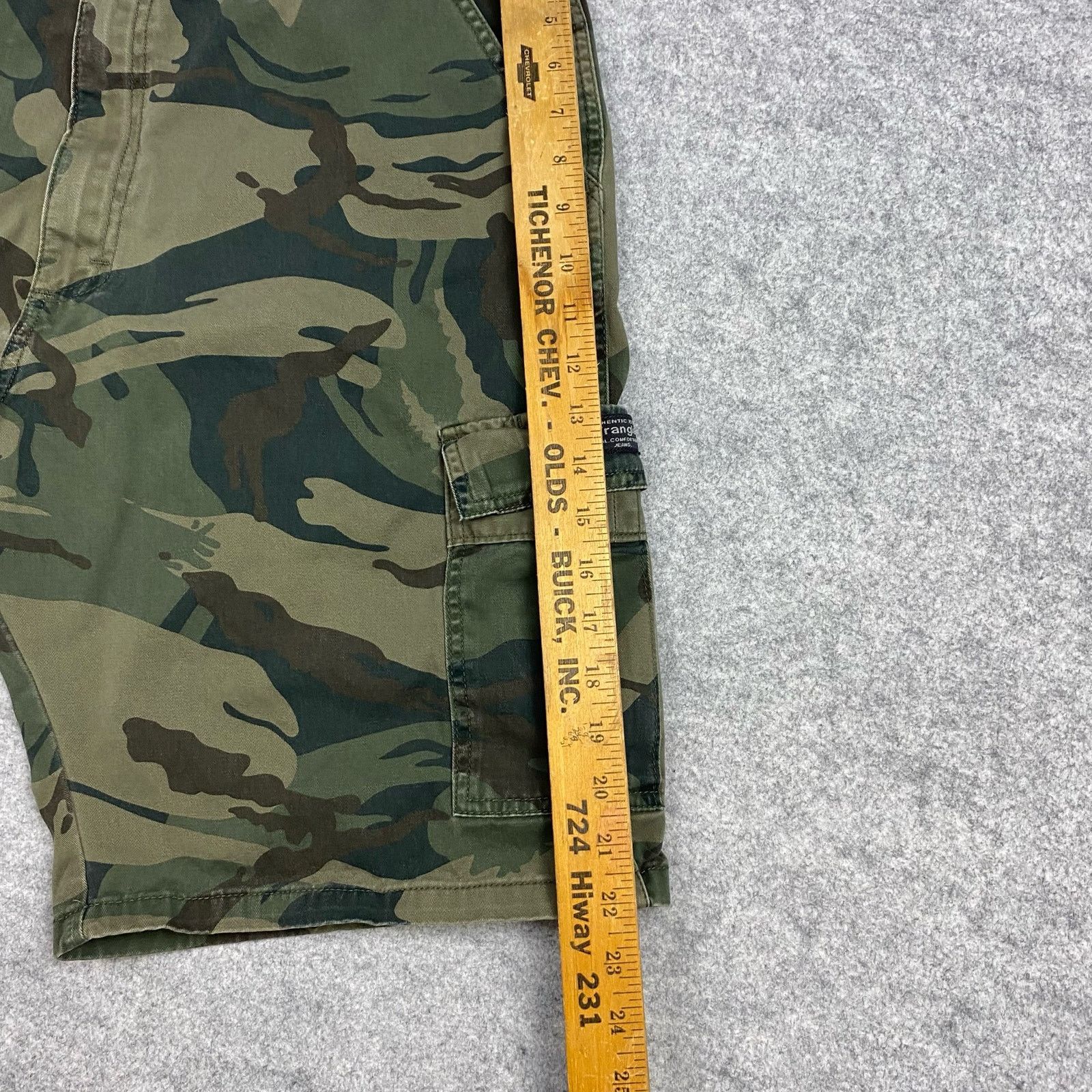 Wrangler Wrangler men’s shorts cargo camo 36 big pocket utility Size US 36 / EU 52 - 7 Thumbnail