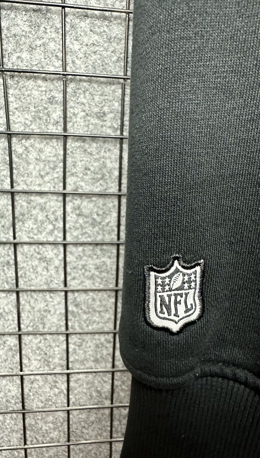 NFL × Vintage NFL Oakland Raiders Football Team Logo Sweatshirt Size XL Size US XL / EU 56 / 4 - 4 Thumbnail