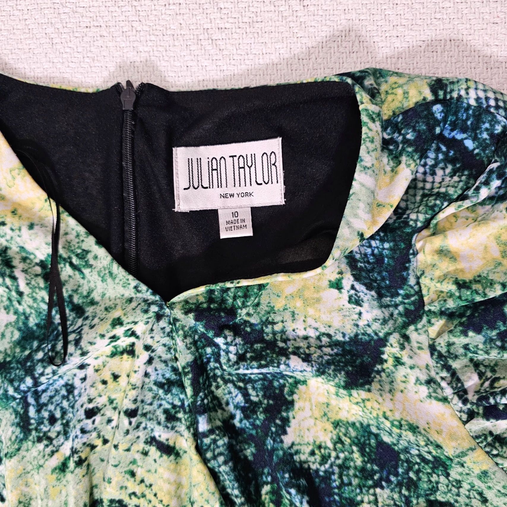 Vintage JULIAN TAYLOR GREEN MULTI PRINT STRETCH JERSEY SLEEVELESS DRESS SIZE 10 Back Zip Size L / US 10 / IT 46 - 3 Thumbnail