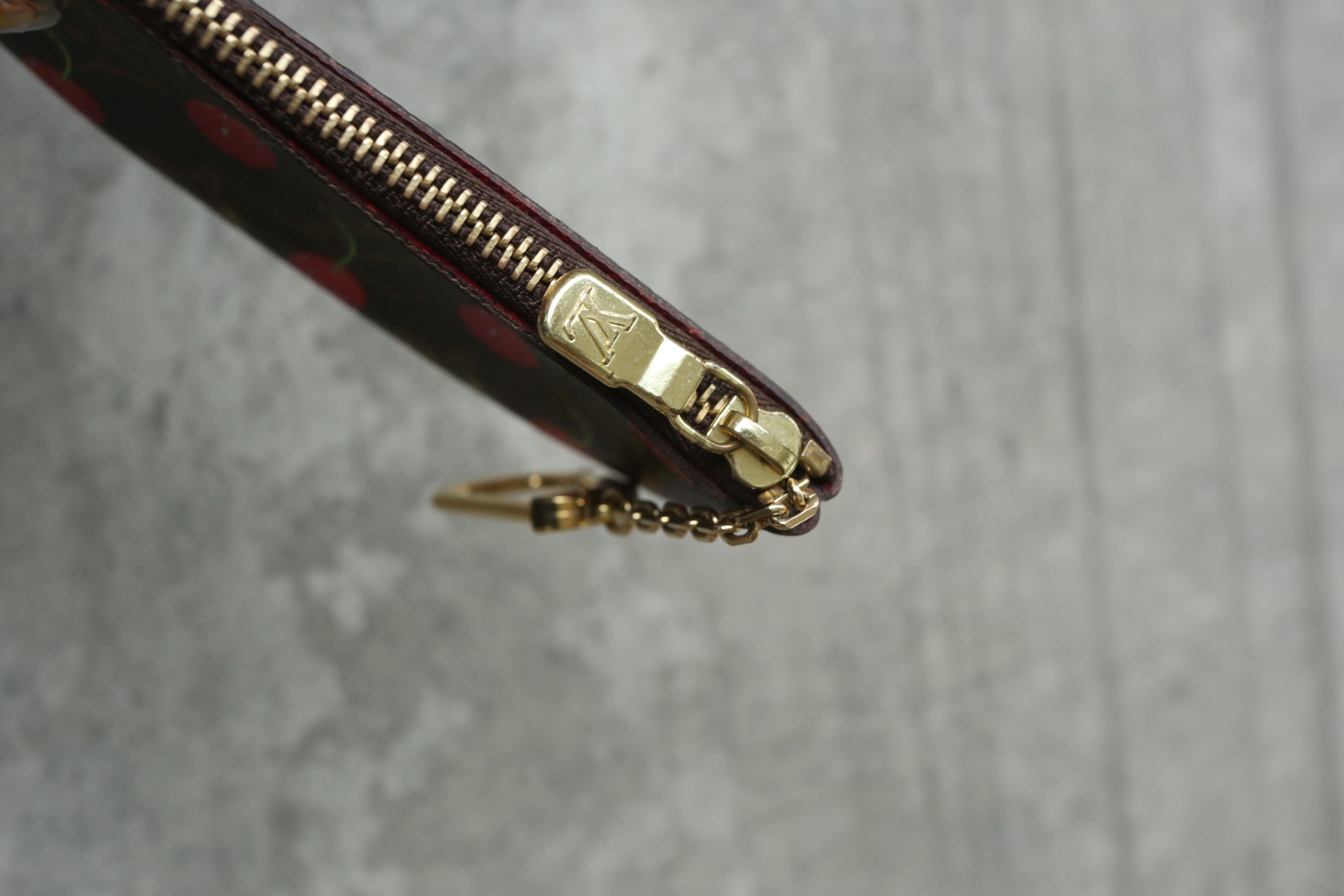 LV - TM - S/S 05 - Cerise Monogram Pochette Cles Key Pouch