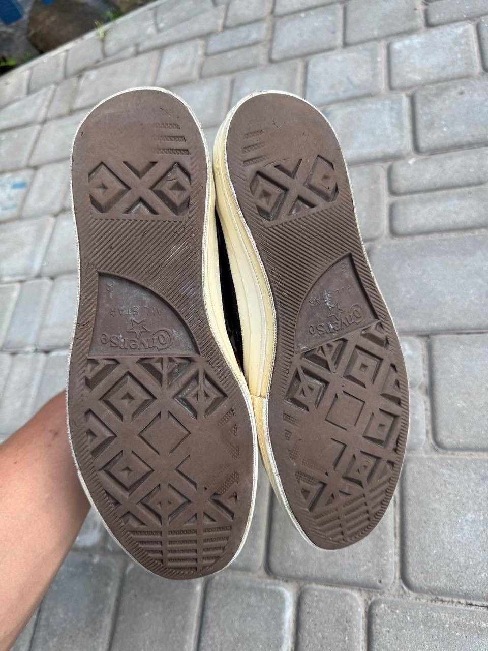 Comme des Garcons Converse Comme Des Garcons Chuck Taylor Low Trainer 6 Size US 6 / EU 39 - 8 Thumbnail