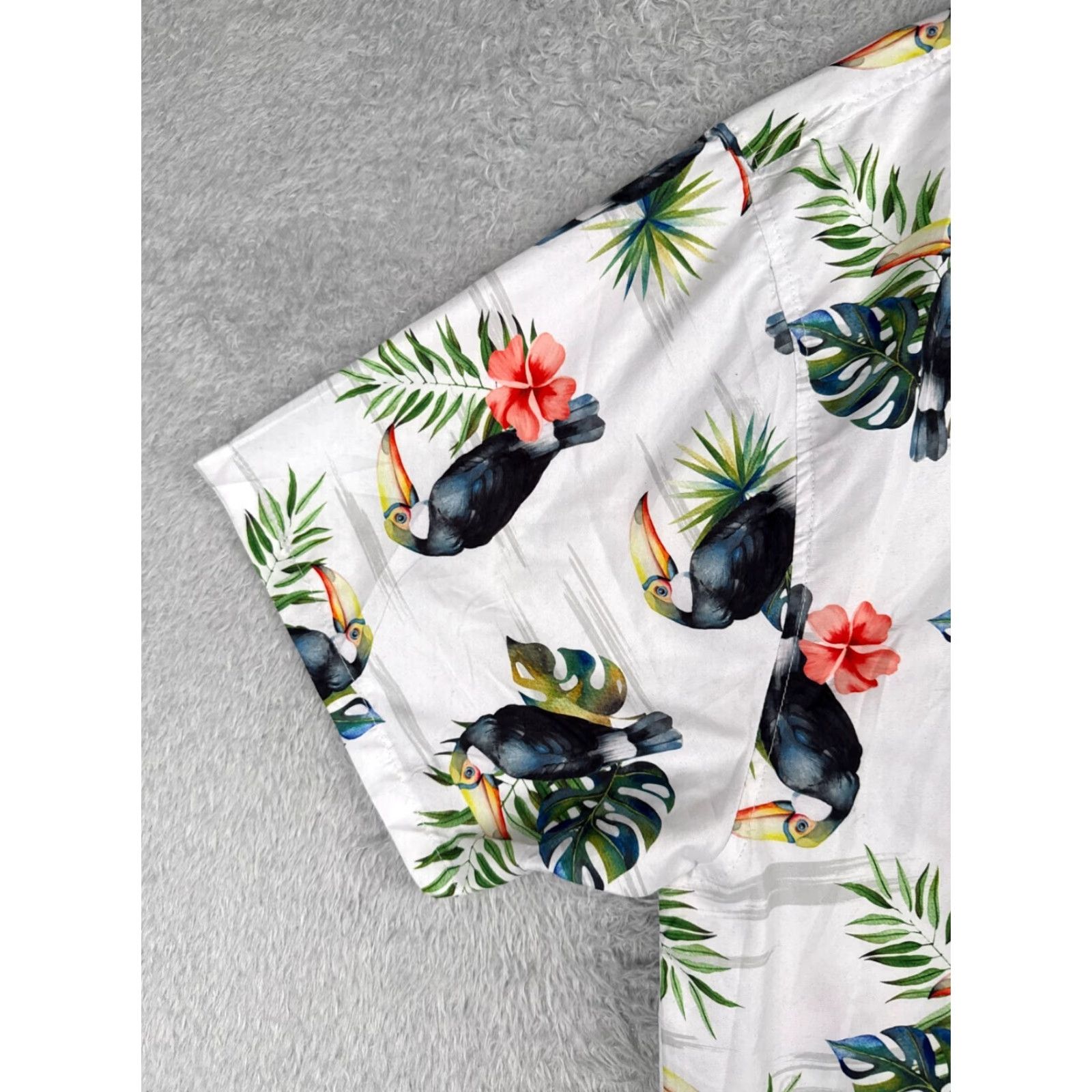 FUZZI Uzzi Shirt Men Hawaiian Floral Toucan White 2XL 100% Polyester Pocket Aloha Resort Vacation Size US XXL / EU 58 / 5 - 3 Thumbnail