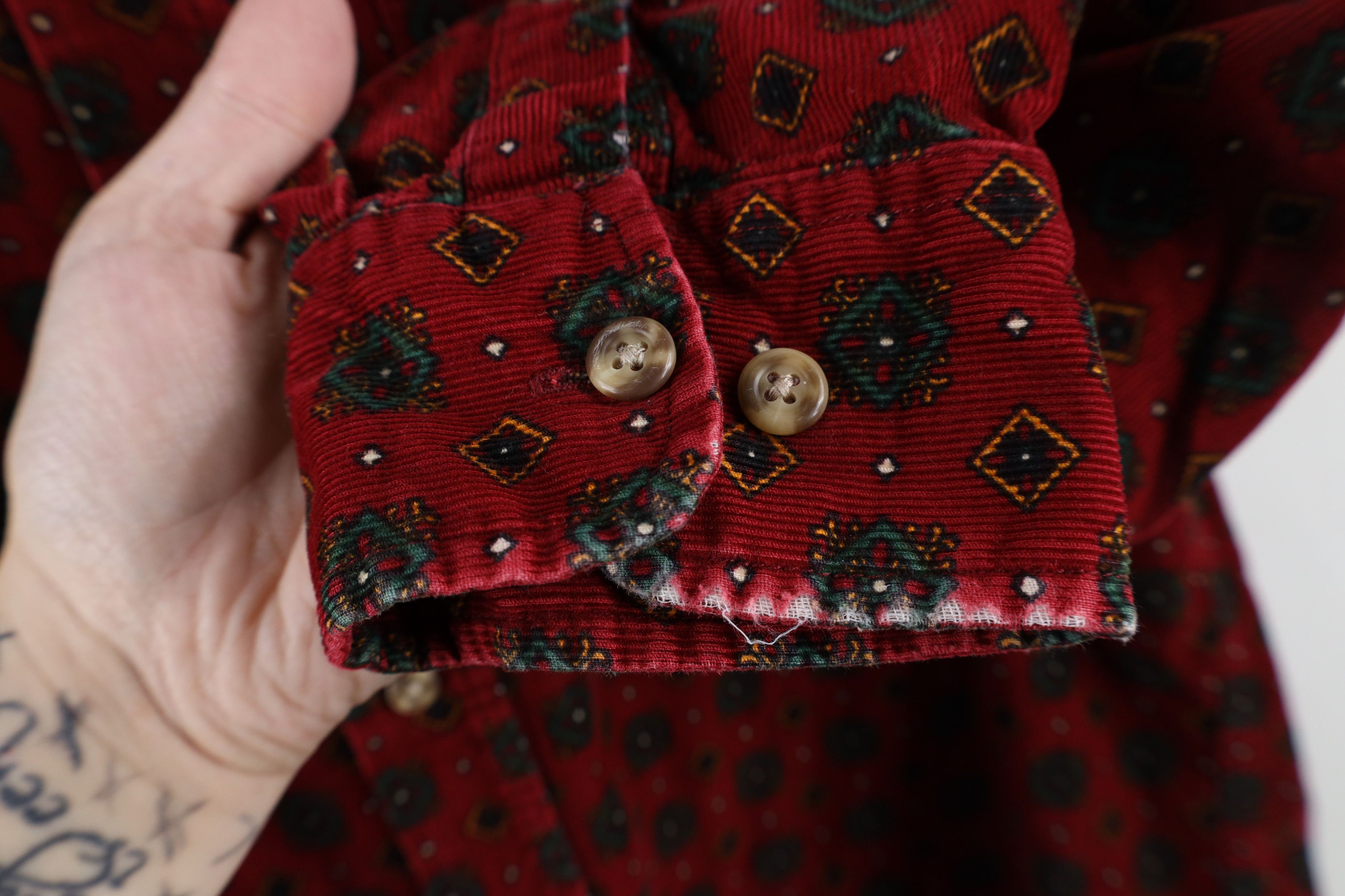 Vintage Vintage 90s Streetwear Corduroy Collared Button Shirt Size US M / EU 48-50 / 2 - 6 Thumbnail