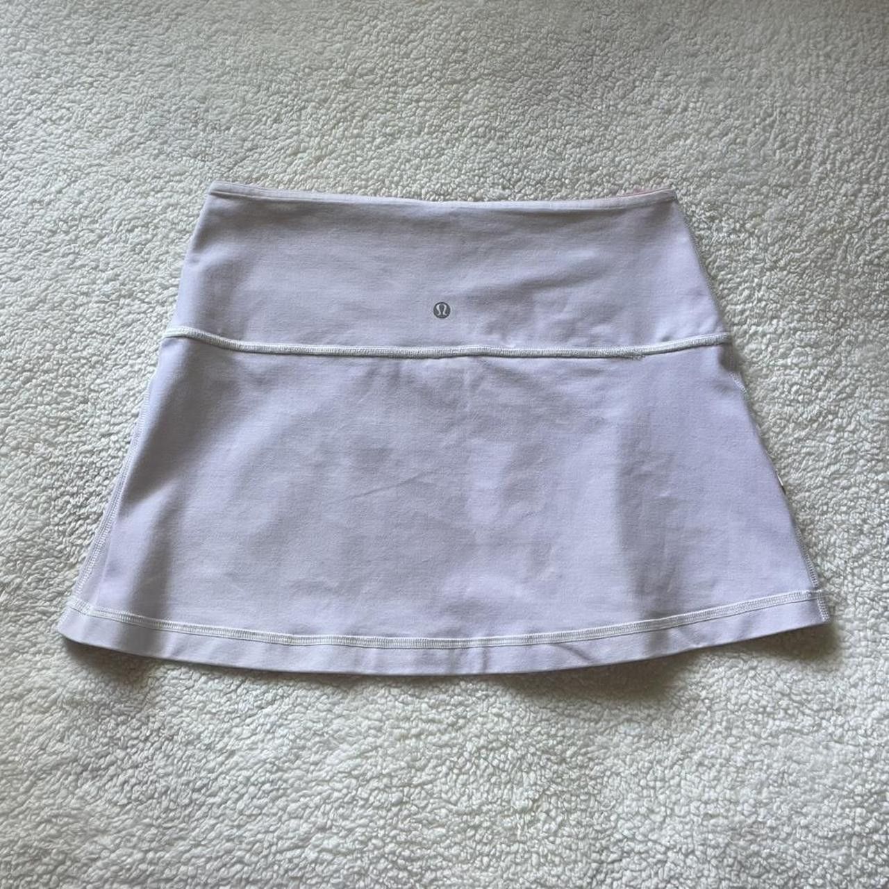 Lululemon 2000s Lululemon pink and white reversible mini skirt Size 28" / US 6 / IT 42 - 5 Thumbnail