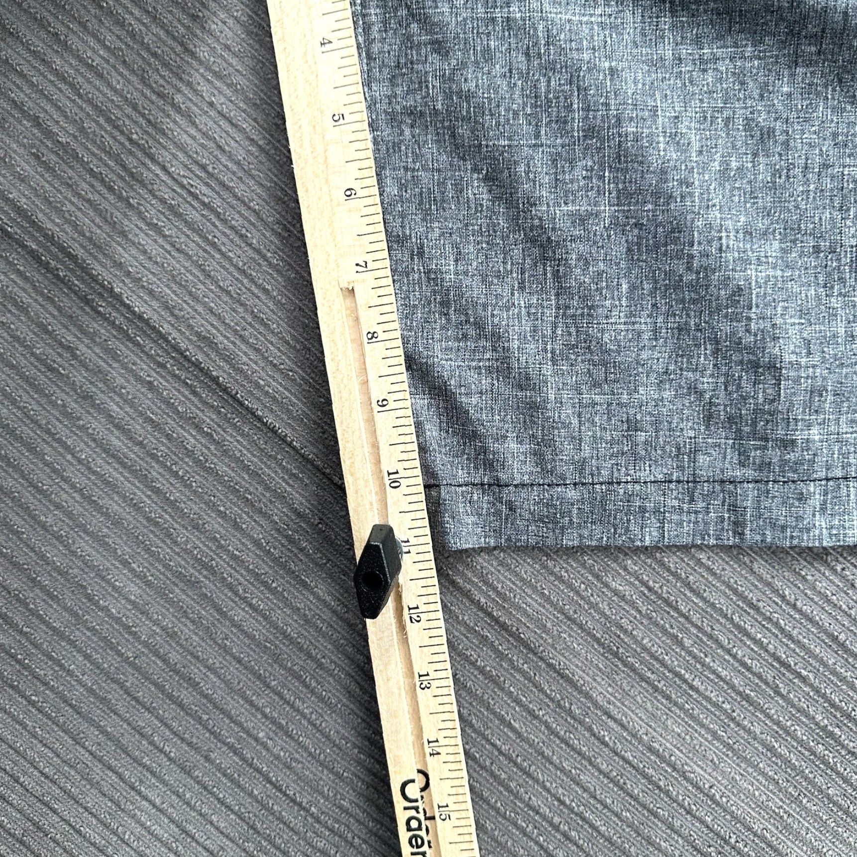 Oakley Oakley Shorts Men 30 Gray Polyester Outdoors Beach Weekend Inseam 11 in Regular 5-Pocket Logo Zipper Drawstring Board Style Mockup Size US 30 / EU 46 - 6 Thumbnail