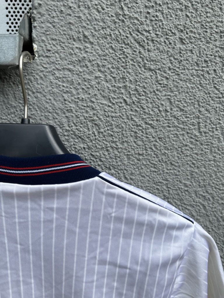 Umbro × Vintage Vintage England 1984-1987 Home Umbro Soccer Football Jersey Size US S / EU 44-46 / 1 - 11 Thumbnail