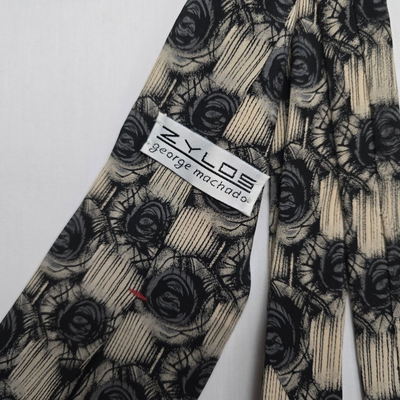 Ralph Marlin Zylos George Machado 100% Silk Black Beige Rose Design Tie Size ONE SIZE - 3 Thumbnail