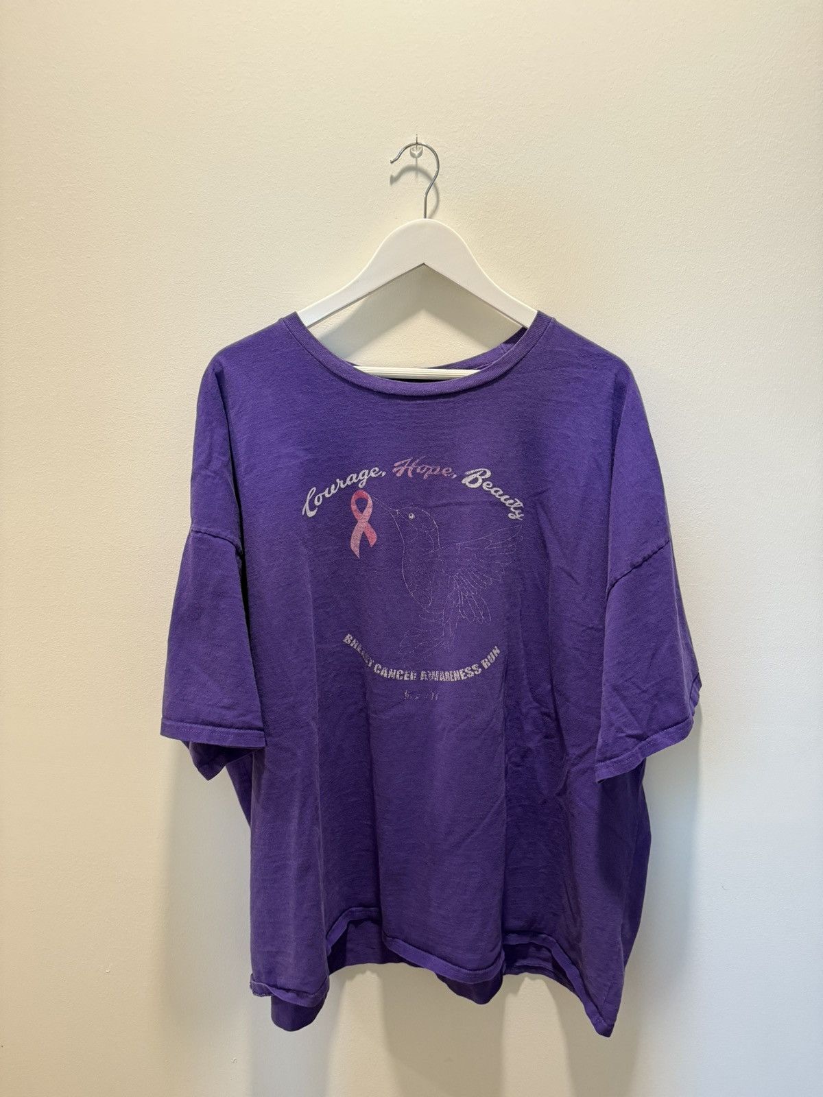 Vintage OVERSIZED FADED BREAST CANCER AWARENESS TEE Size US XXL / EU 58 / 5 - 1 Thumbnail