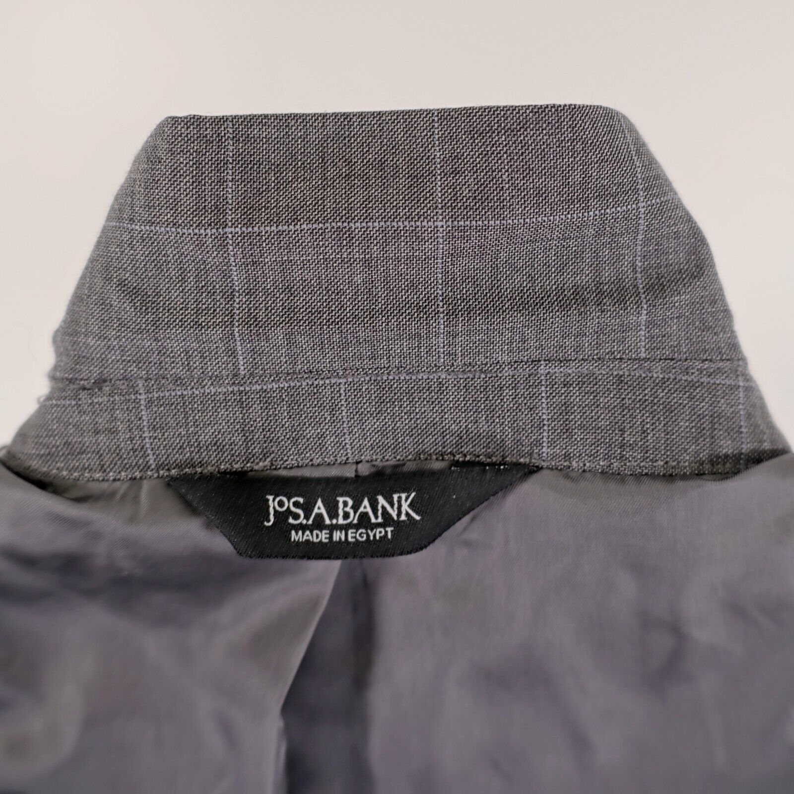 Jos. A. Bank Jos A Bank Signature Tailored Fit Wool 2 Button 2 Piece Suit Size 44R - 15 Thumbnail
