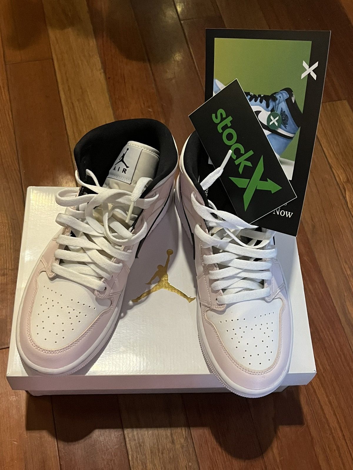 Jordan Brand × Nike Nike Jordan 1s Size US 9.5 / IT 39.5 - 1 Thumbnail