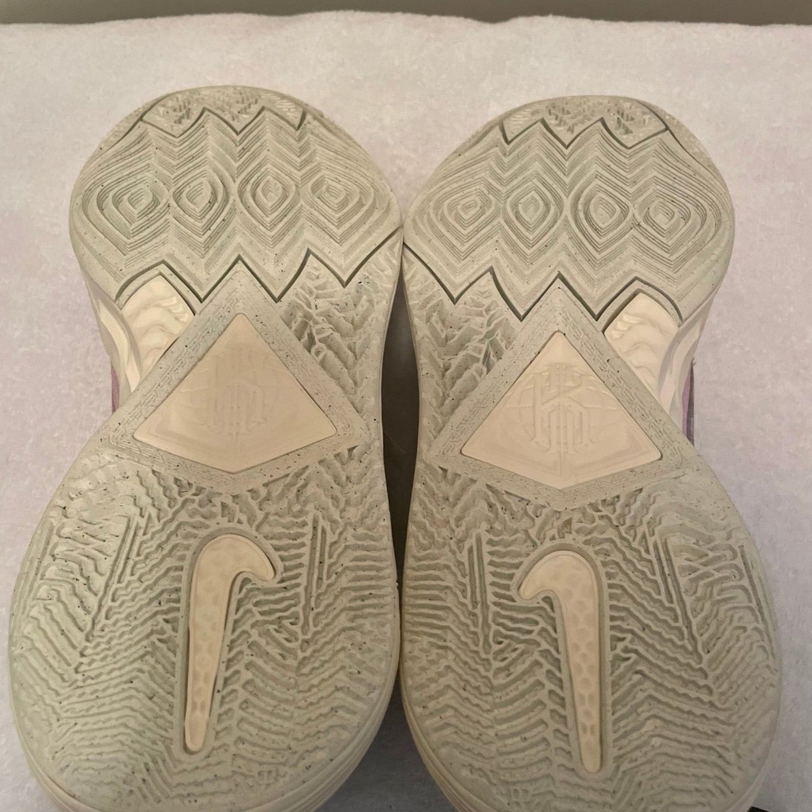 Nike Nike Kyrie Irving 8 All Star Weekend Sneaker Size US 8.5 / EU 41-42 - 10 Thumbnail