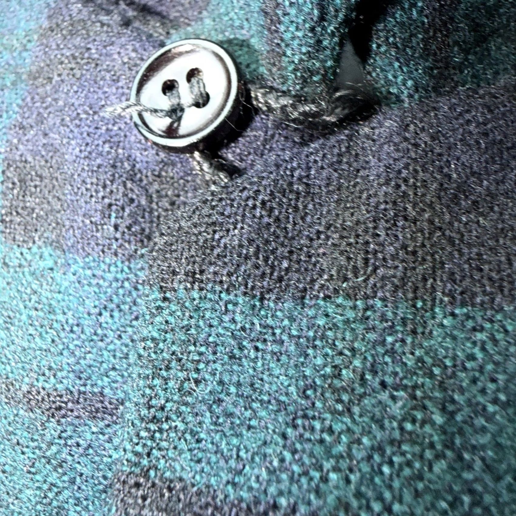 Pendleton VINTAGE Pendleton Board Shirt Mens L Wool Green Plaid Loop Collar 70’s USA Size US L / EU 52-54 / 3 - 5 Thumbnail