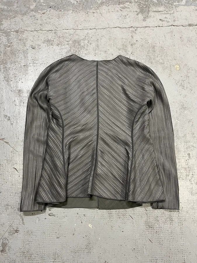 Giorgio Armani SS2012 Giorgio Armani Pleated Striped Grey Jacket Size M / US 6-8 / IT 42-44 - 4 Thumbnail