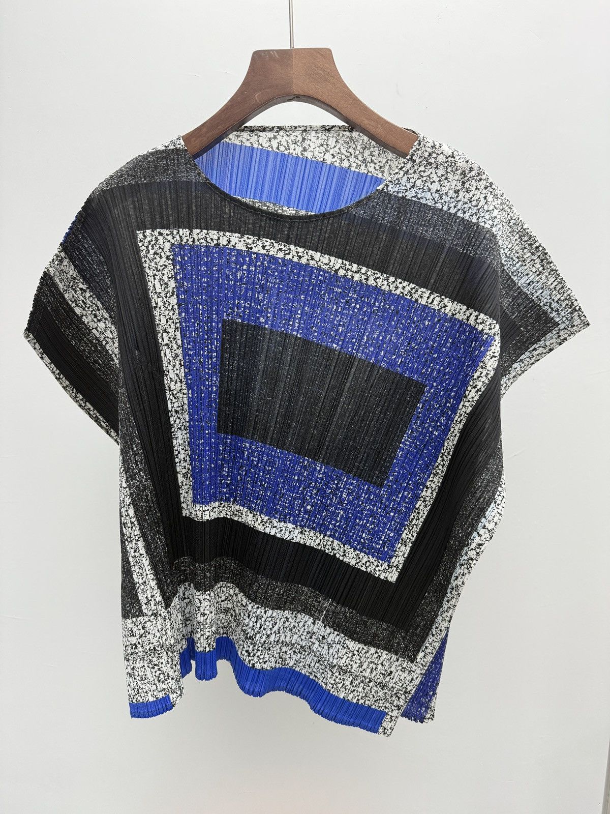 Pleats Please Issey Miyake Aoyama Limited Blue Square Pleated Top Size XXL / US 16-18 / IT 52-54 - 1 Thumbnail