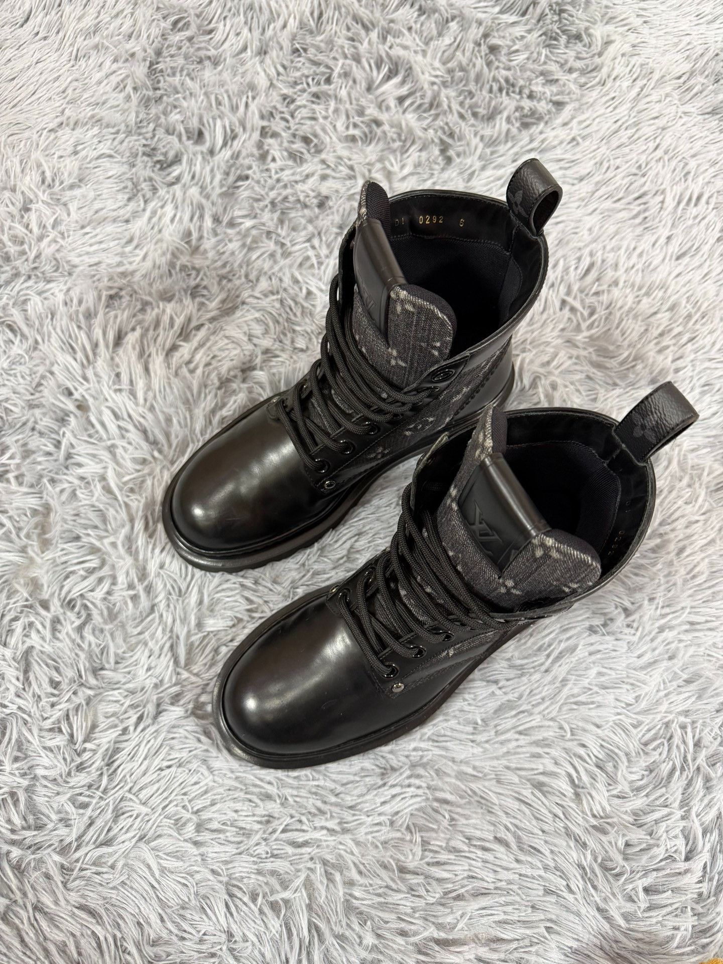 Louis Vuitton Louis Vuitton Boots 40 Men Size US 7.5 / EU 40-41 - 1 Thumbnail