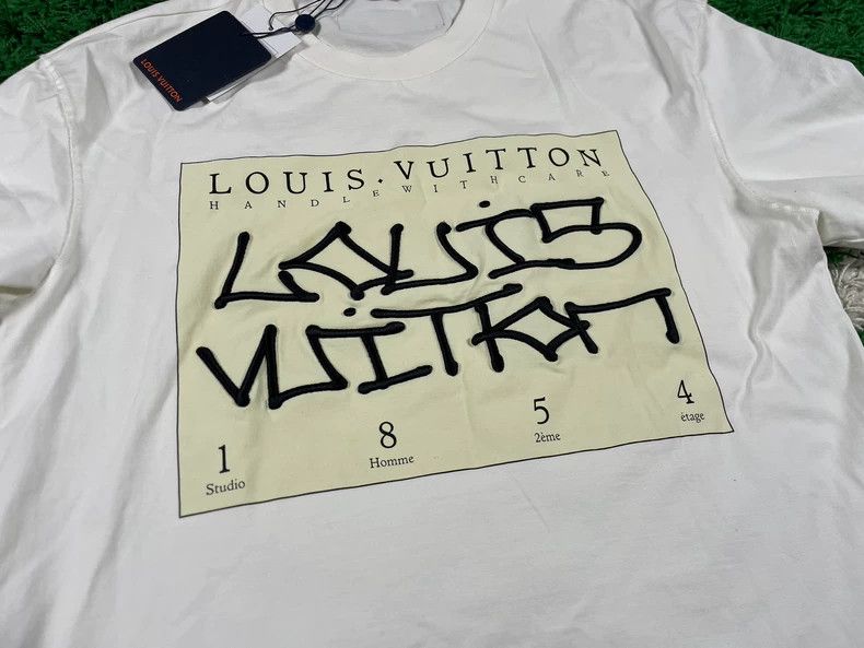Louis Vuitton Louis Vuitton 1854 graffiti embroidered logo short sleeves Size US L / EU 52-54 / 3 - 2 Thumbnail