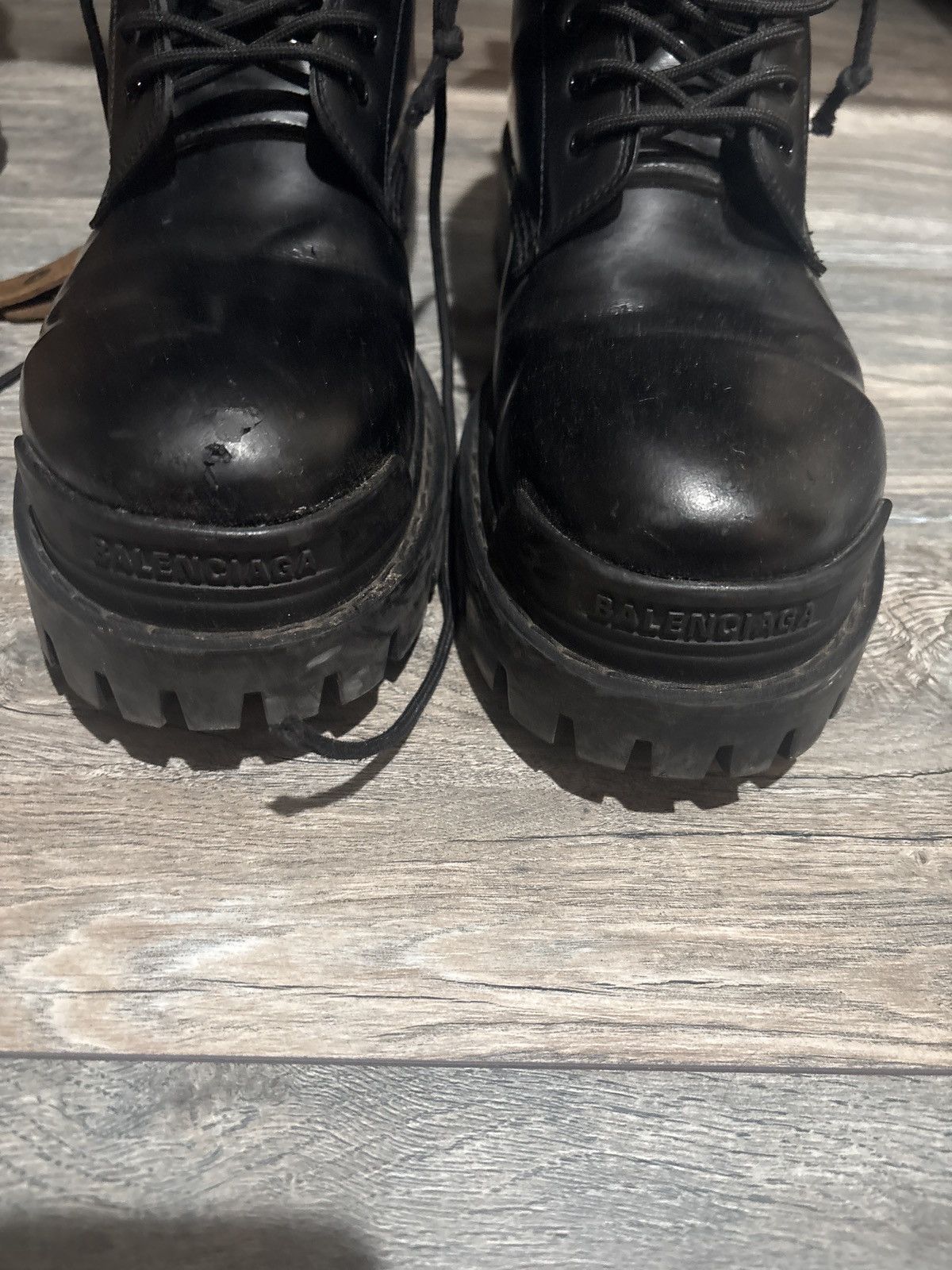 Balenciaga Balenciaga leather strike boot Size US 10 / EU 43 - 9 Thumbnail