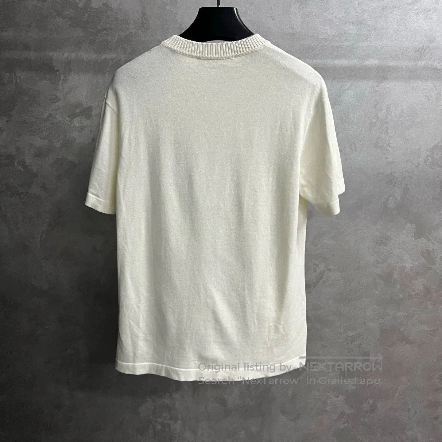 Louis Vuitton Louis Vuitton 25 Solid Print Round Neck T. Size US S / EU 44-46 / 1 - 5 Thumbnail