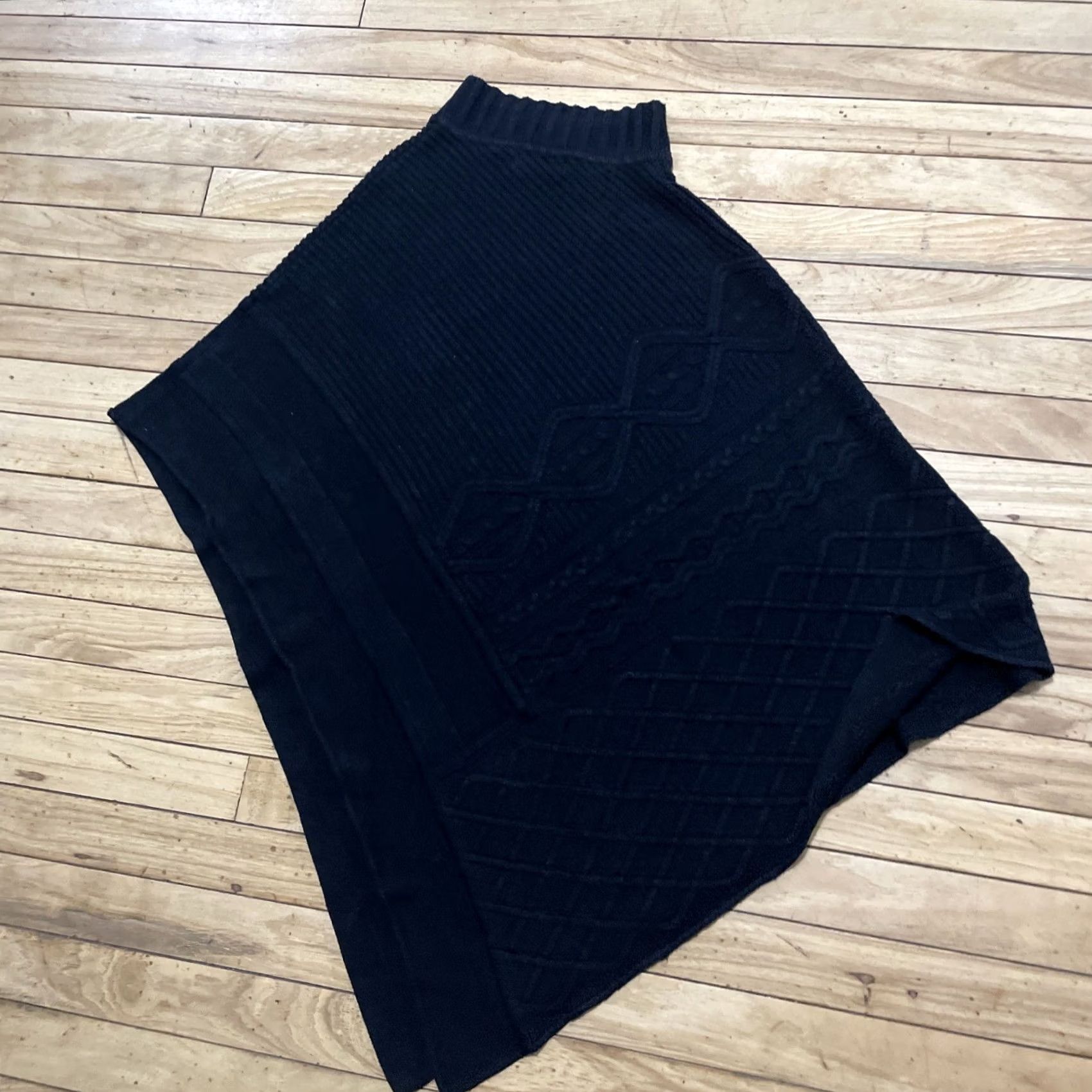 Vintage VINTAGE Ivy Knit Poncho Top Kafkan Cable Knit Black Women M Black Old Money Chic Sweater Ladies Casual Built-in Stretch 80s 90s y2k Size M / US 6-8 / IT 42-44 - 2 Thumbnail