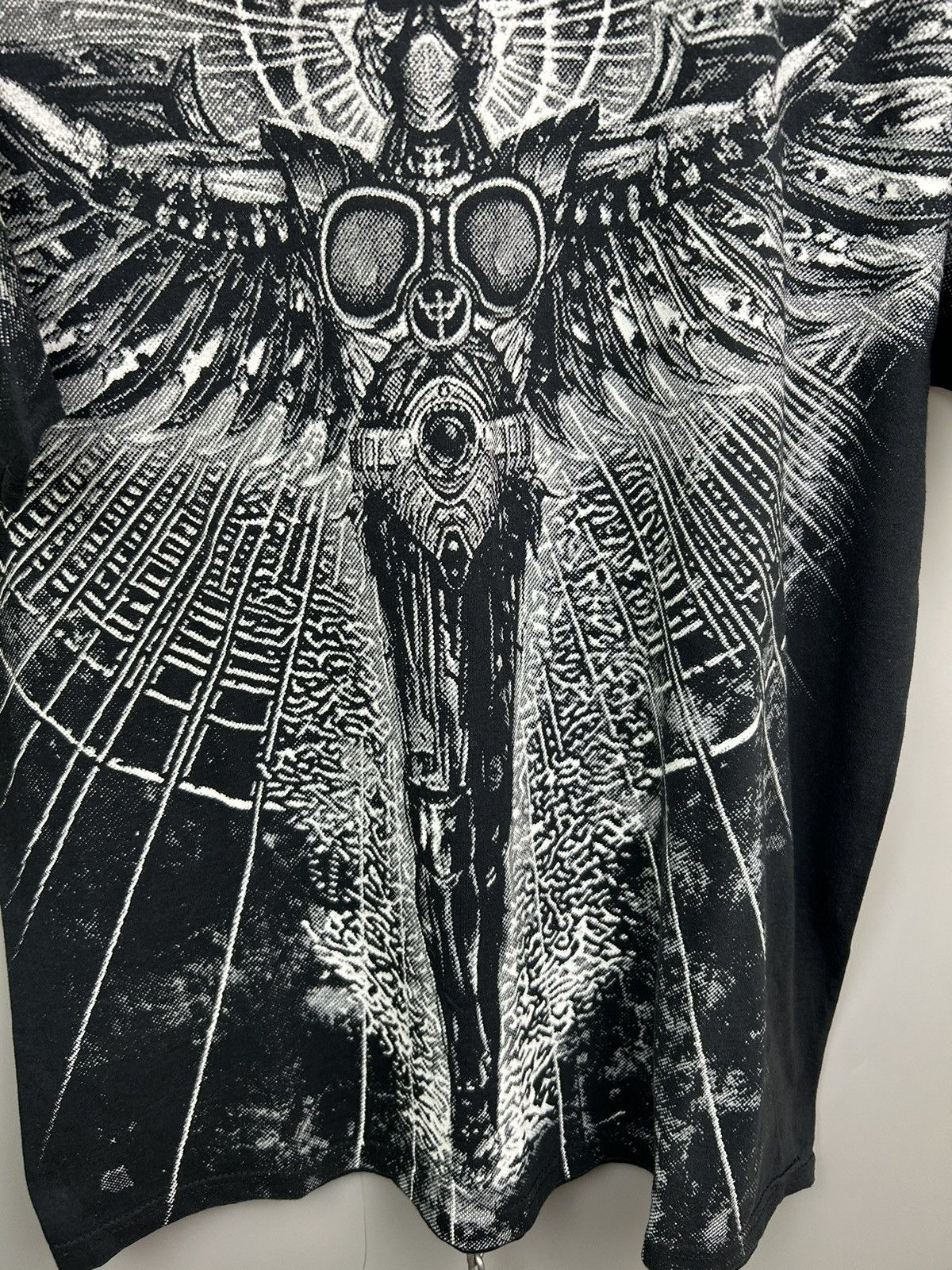 Band Tees × Vintage Vintage 2005 Judas Priest All Over Print Tee Size US XL / EU 56 / 4 - 5 Thumbnail
