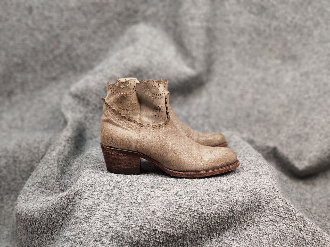 Sendra Sendra Spanish Leather Ankle Western Women Beige Boots Size US 6 / IT 36 - 1 Thumbnail