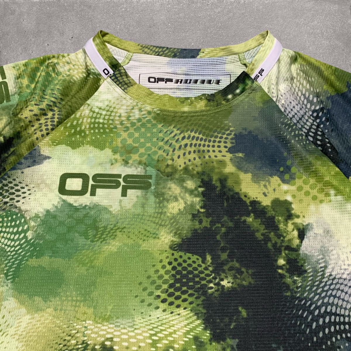 Off-White Off White Medium Active Camo Logo Green Tee Virgil Abloh Size US M / EU 48-50 / 2 - 3 Thumbnail