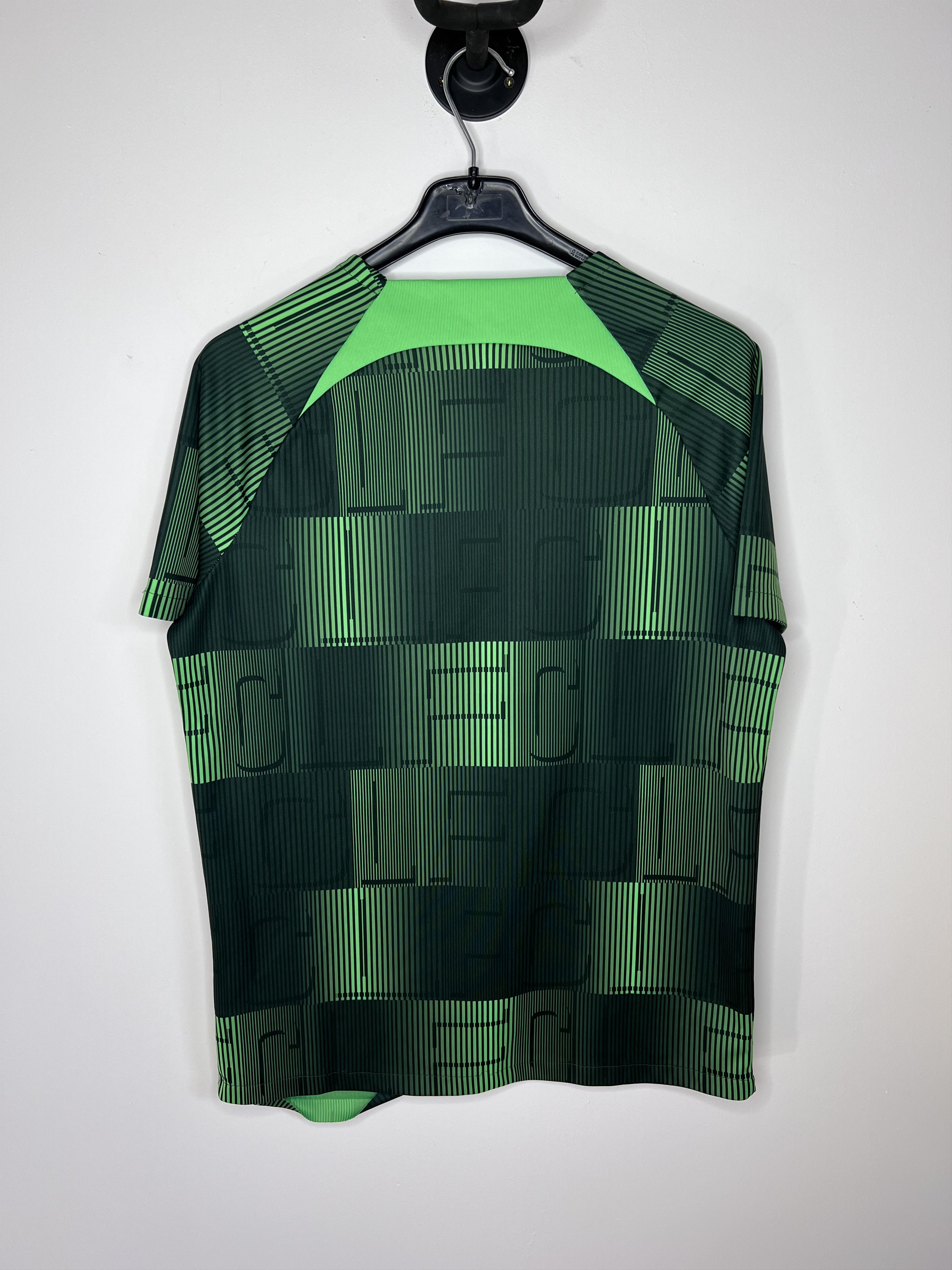 Nike LIVERPOOL 2023 2024 TRAINING FOOTBALL SHIRT SOCCER JERSEY Size US L / EU 52-54 / 3 - 2 Thumbnail
