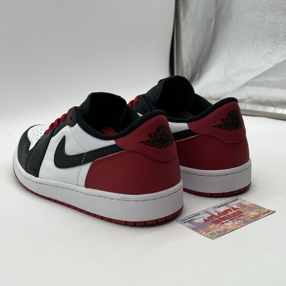 Nike Air Jordan 1 low black toe Size US 12.5 / EU 45-46 - 5 Thumbnail