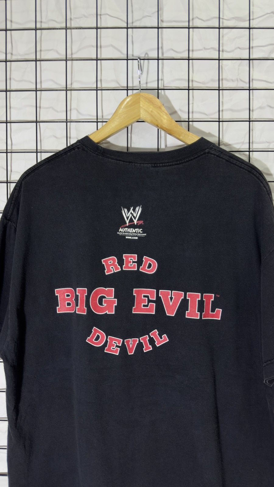 WWE Vintage 00's WWE/WWF the undertaker tee shirt Size US XL / EU 56 / 4 - 4 Thumbnail