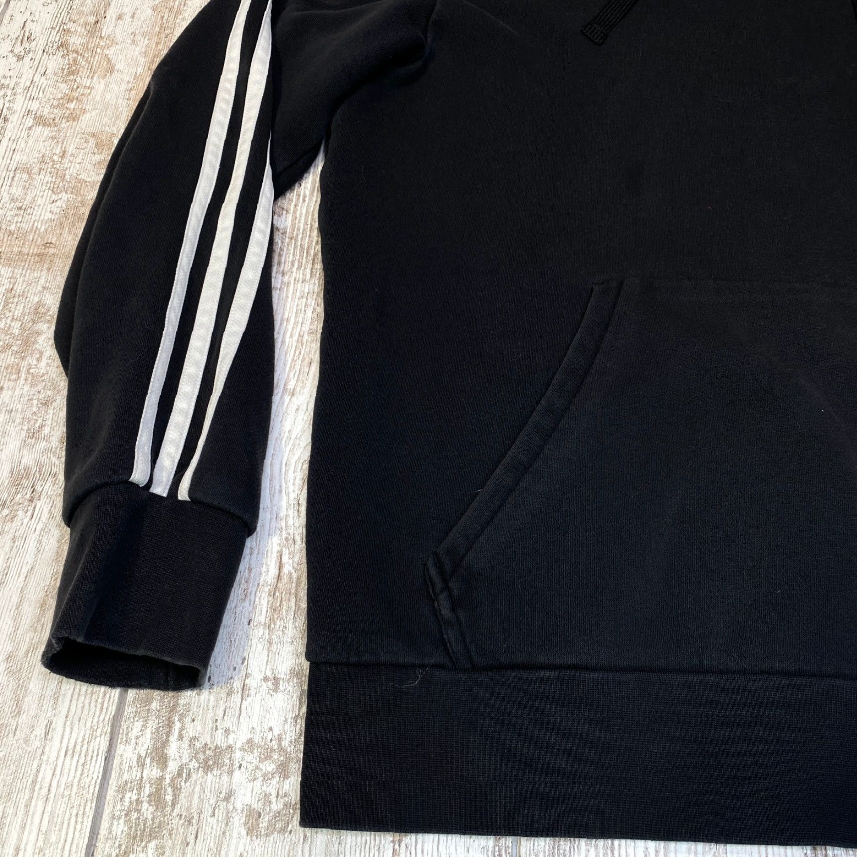 Adidas VINTAGE Adidas Hoodie Mens Large Black White Logo Spelled Out White Stripes 7259 Size US L / EU 52-54 / 3 - 5 Thumbnail
