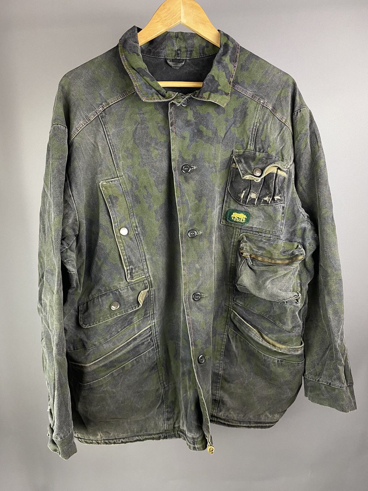 Vintage Rare Vintage Distressed Camo Hunting Jacket – Multi-Pocket Size US L / EU 52-54 / 3 - 1 Thumbnail