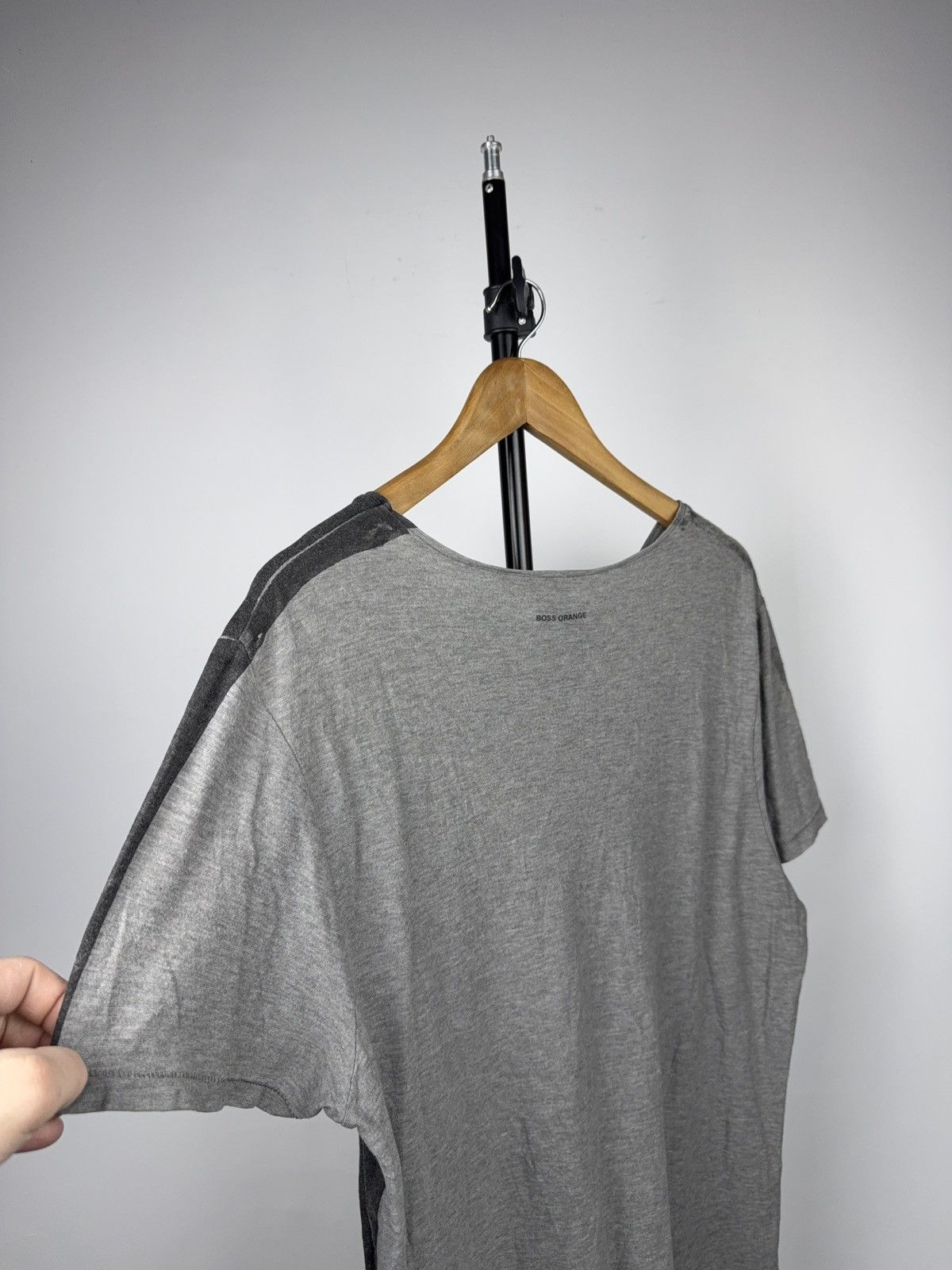 Hugo Boss 00s Retro Hugo Boss Orange Graphic Motel Palm Tee Men’s M Size US M / EU 48-50 / 2 - 10 Thumbnail