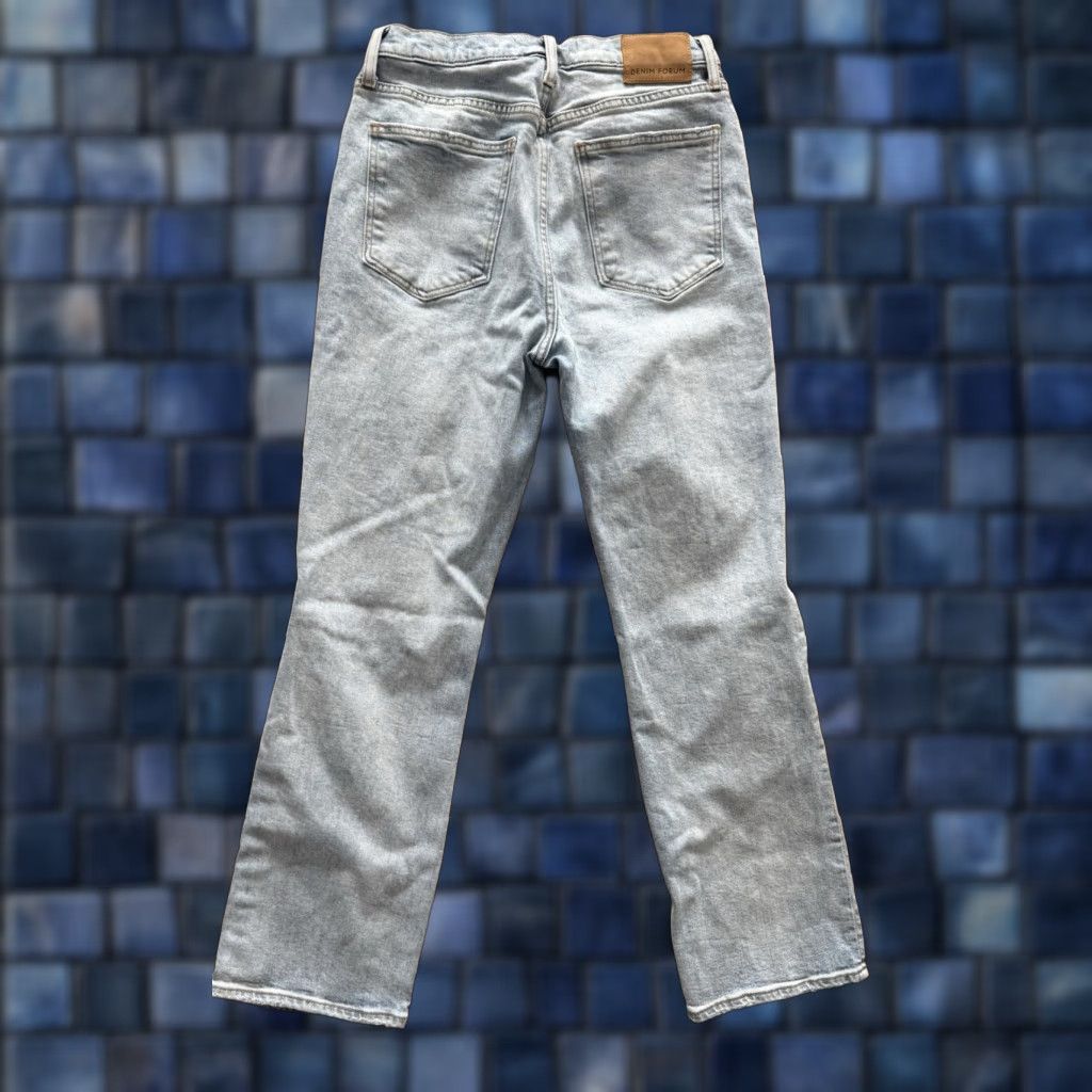 Aritzia Aritzia Denim Forum The Yoko High Rise Slim Fit Jeans Womens 28 Jeans Blue 27x27 5-Pocket Logo Distressed Slimming 90s Bohemian City Grunge Hipster Size 27" / US 4 / IT 40 - 1 Thumbnail