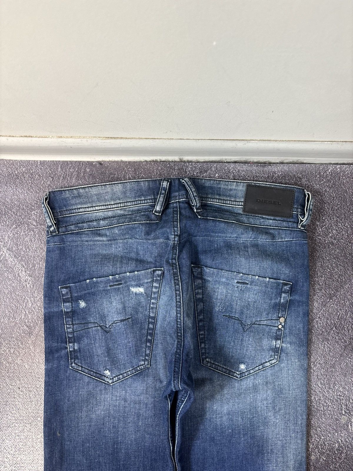 Diesel Diesel Belther NWT Men’s Regular Slim Tapered Denim Jeans Size US 28 / EU 44 - 17 Thumbnail