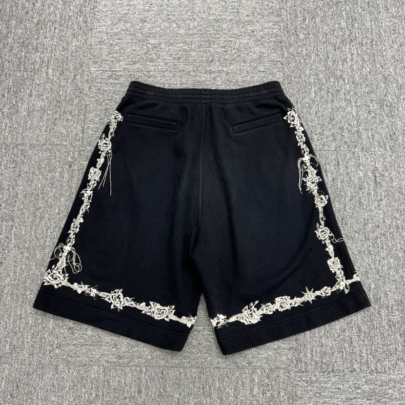 Givenchy Givenchy SizeL Chain Decorated Printed Shorts Size US 28 / EU 44 - 1 Thumbnail