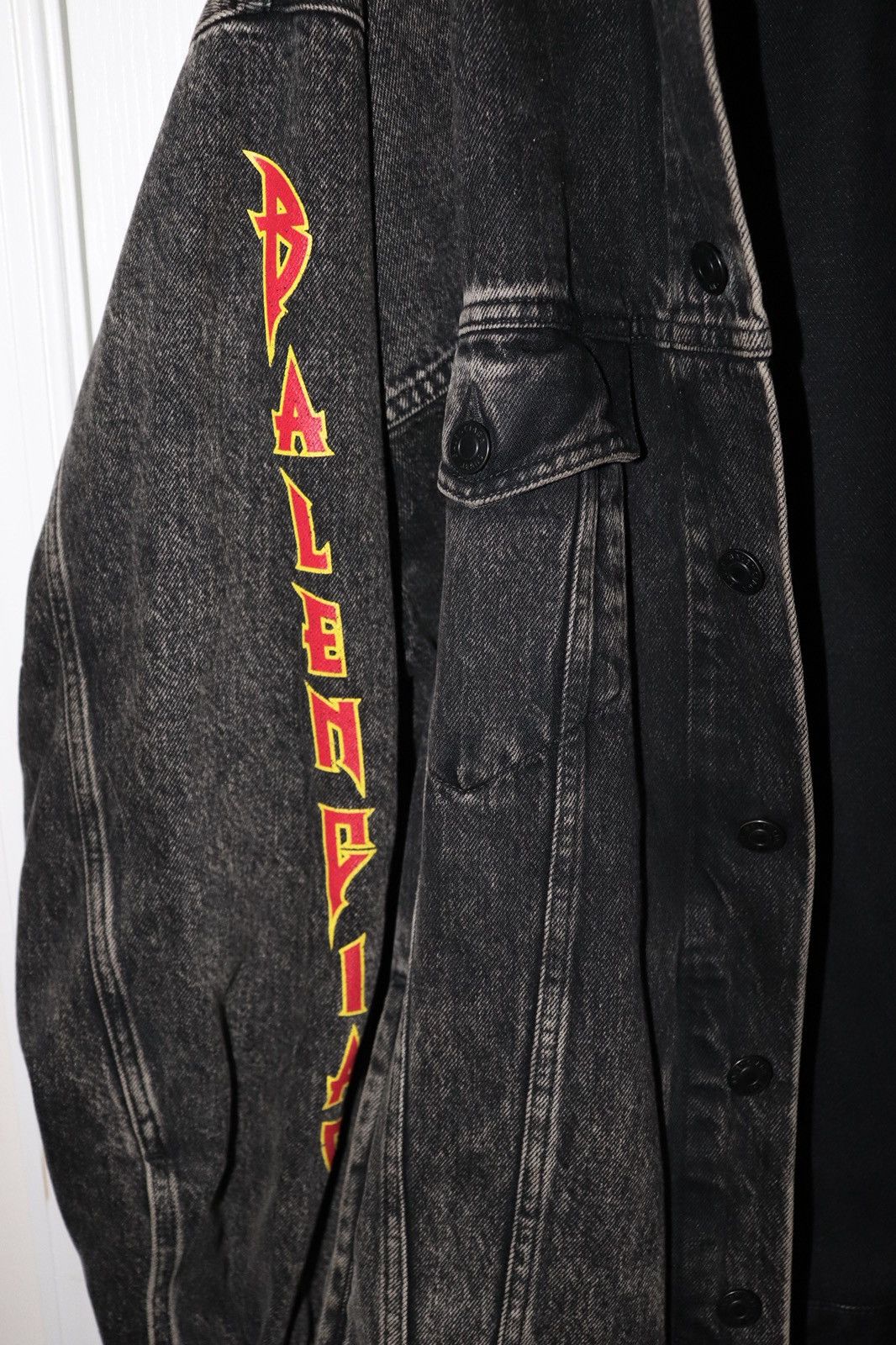 Balenciaga Metal Oversized Denim Jacket 'Black Size US L / EU 52-54 / 3 - 11 Thumbnail
