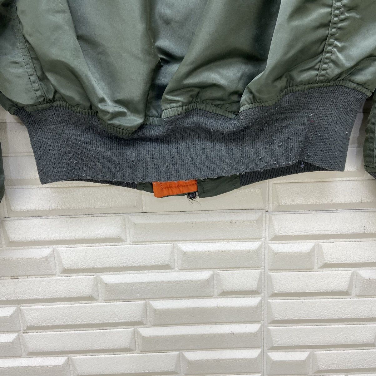 Alpha Industries Vintage Alpha Industries MA-1 Bomber Flight Jacket Size US M / EU 48-50 / 2 - 15 Thumbnail