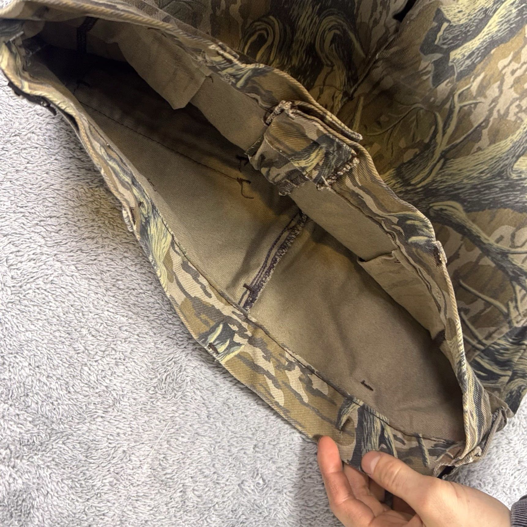 Vintage VINTAGE Mossy Oak Pants Mens 34x32 Cargo Hunting Treestand USA Made Cargo Pants Mens 34x32 Brown Camouflage Mens Size US 34 / EU 50 - 6 Thumbnail