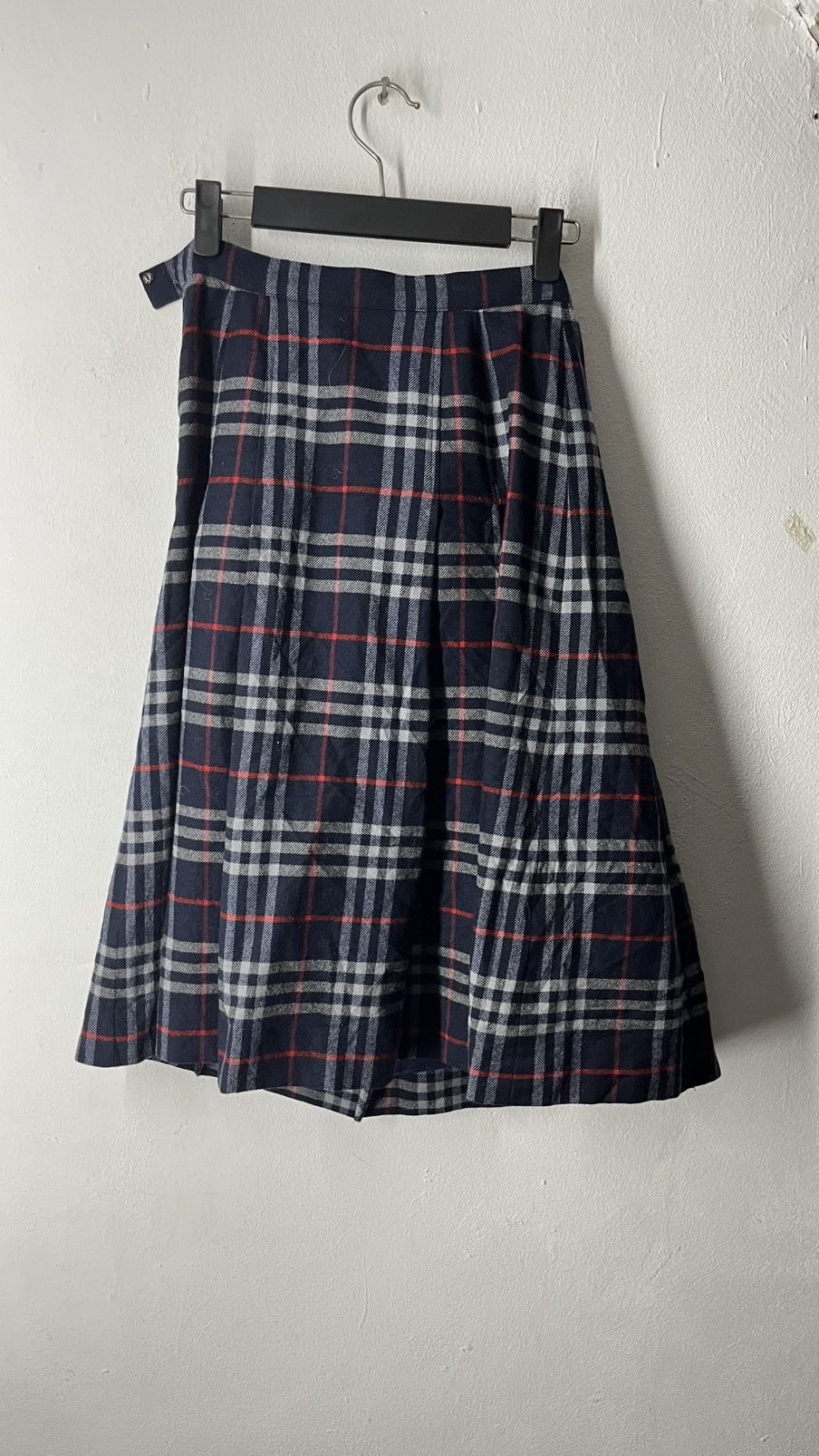 Burberry BURBERRY NOVACHEK VINTAGE SKIRT Size 24" / US 00 / IT 34 - 10 Thumbnail