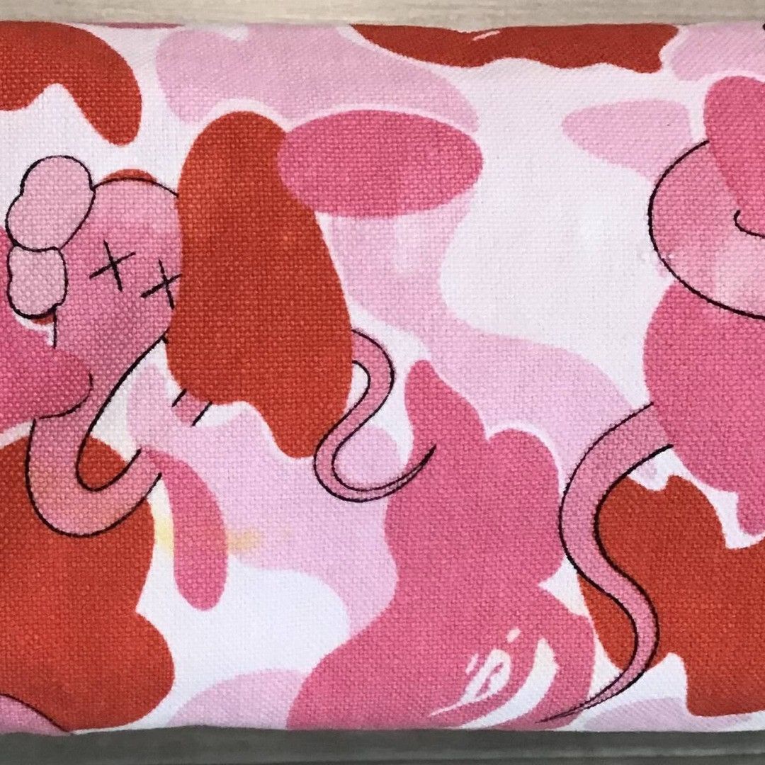 Bape × Kaws BAPE × KAWS Bendy ABC Camo Pink Pouch a bathing ape NIGO Size ONE SIZE - 7 Thumbnail