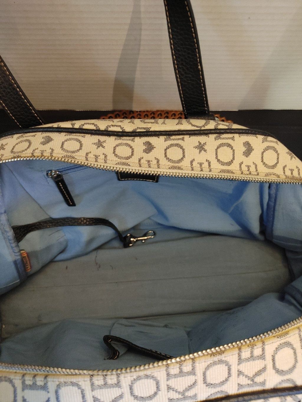 Dooney & Bourke Dooney & Bourke Signature Bag Size ONE SIZE - 5 Thumbnail