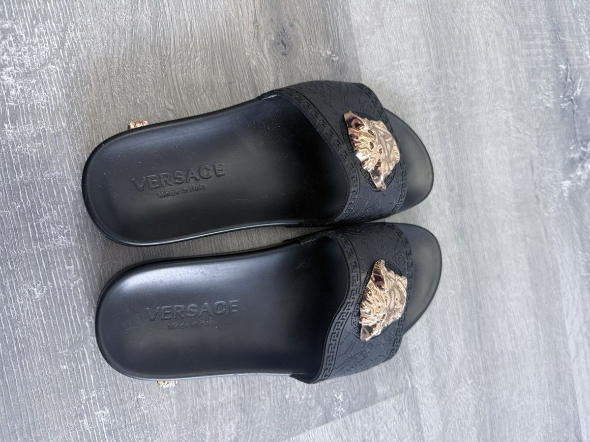 Versace Balenciaga Men's Black Rubber Printed Logo Slides Sandals Size US 8 / IT 38 - 2 Thumbnail