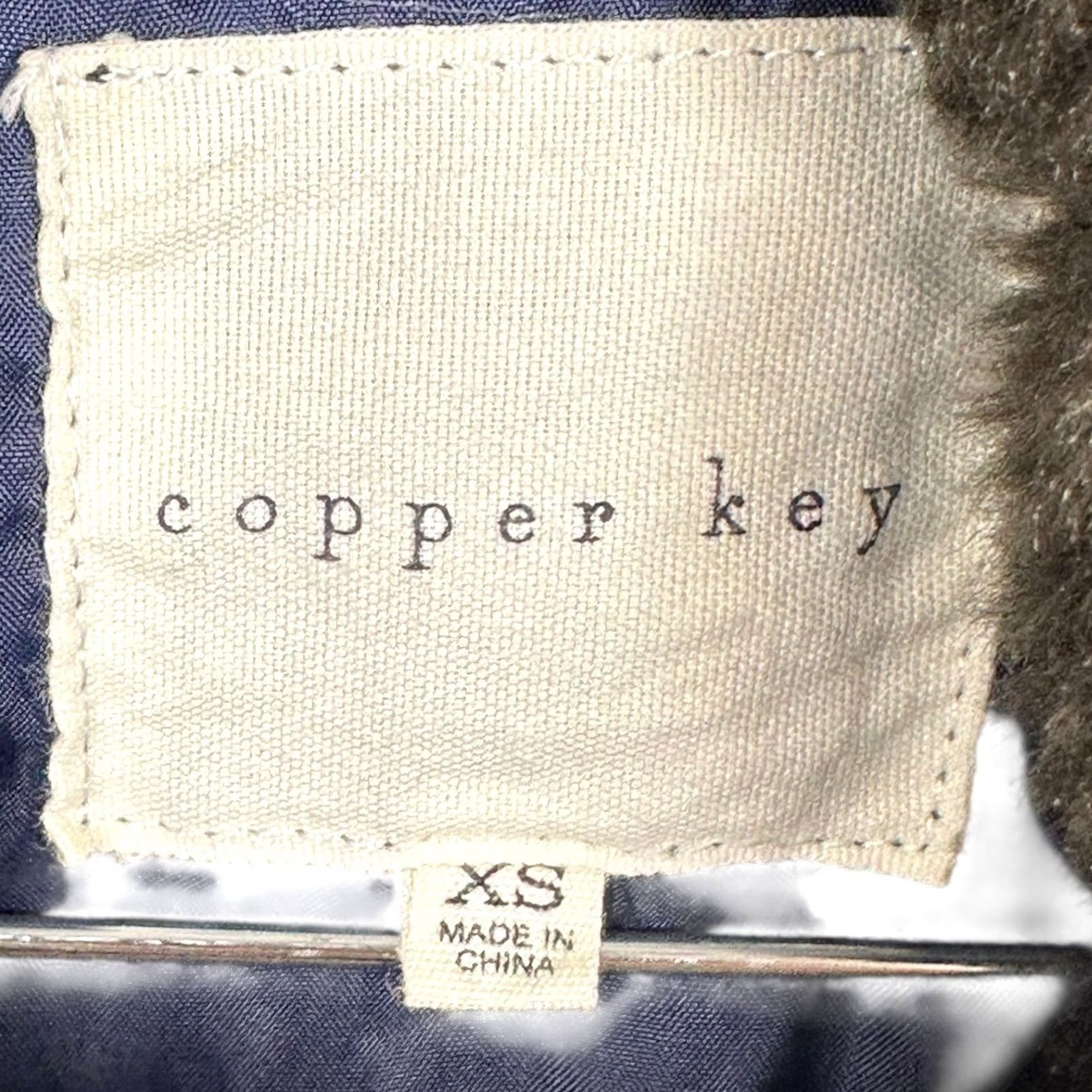 Vintage Copper Key Women Navy Quilted Puffer Vest Fur Collar Zip Pockets XS Size XS / US 0-2 / IT 36-38 - 6 Thumbnail