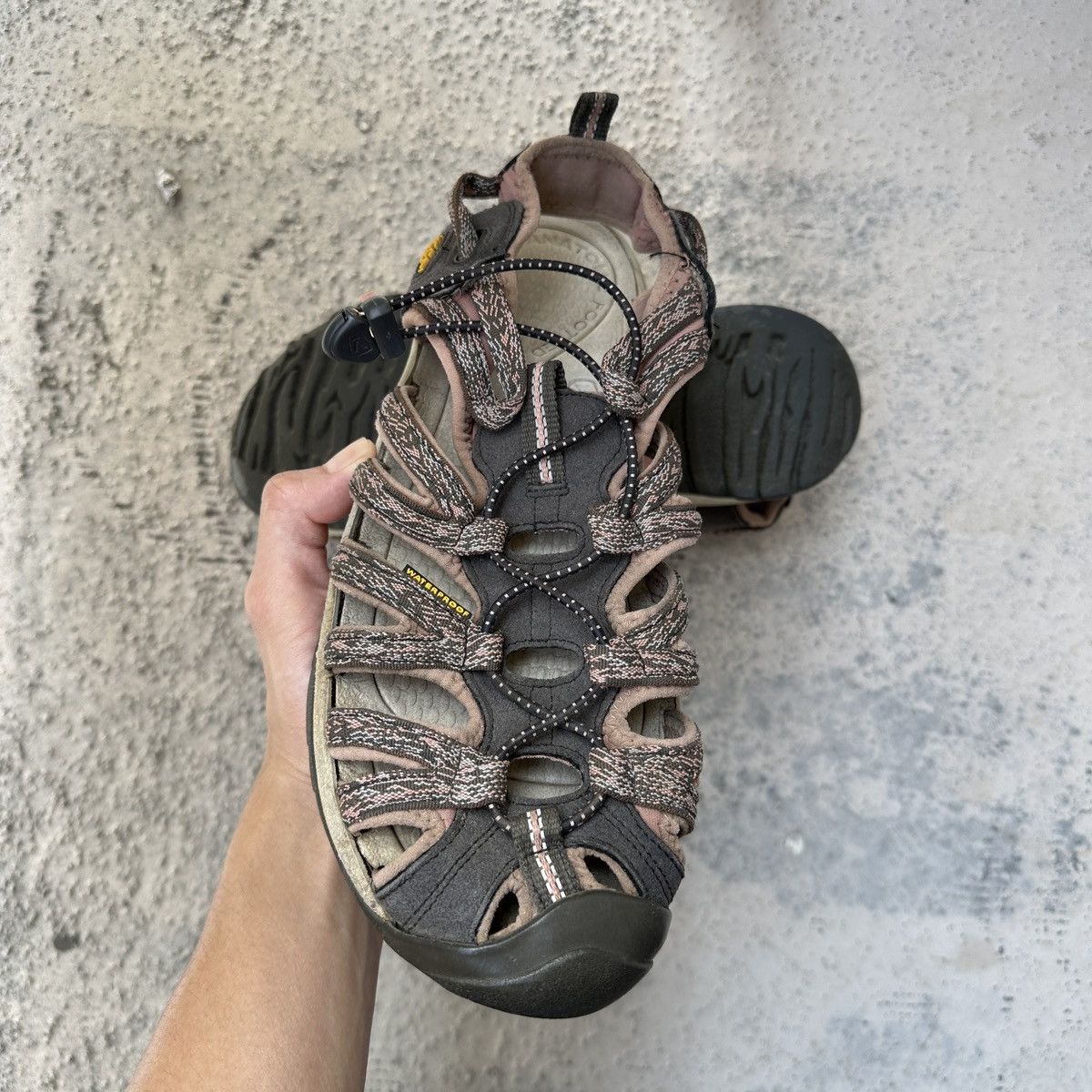 KEEN Keens Whisper Sandal in Brown/Pink Women’s size 11 Size US 11 / IT 41 - 5 Thumbnail