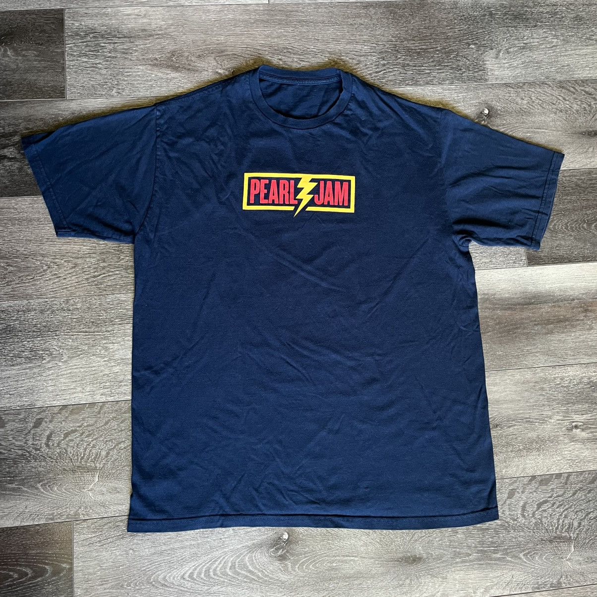 Band Tees × Vintage Vintage 2013 Pearl Jam Lightning Bolt Tour Band Logo T Shirt Size US L / EU 52-54 / 3 - 1 Thumbnail
