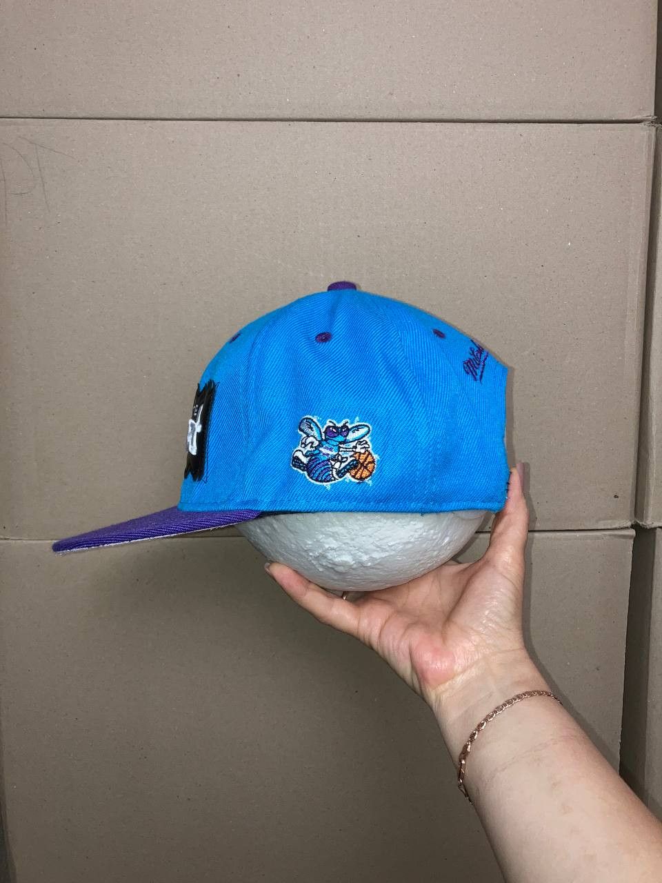 Mitchell & Ness VINTAGE CHARLOTTE HORNETS HAT CAP SNAP BACK NBA BASKETBALL Size ONE SIZE - 8 Thumbnail